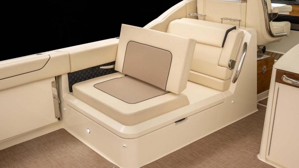 Chris Craft Calypso 32