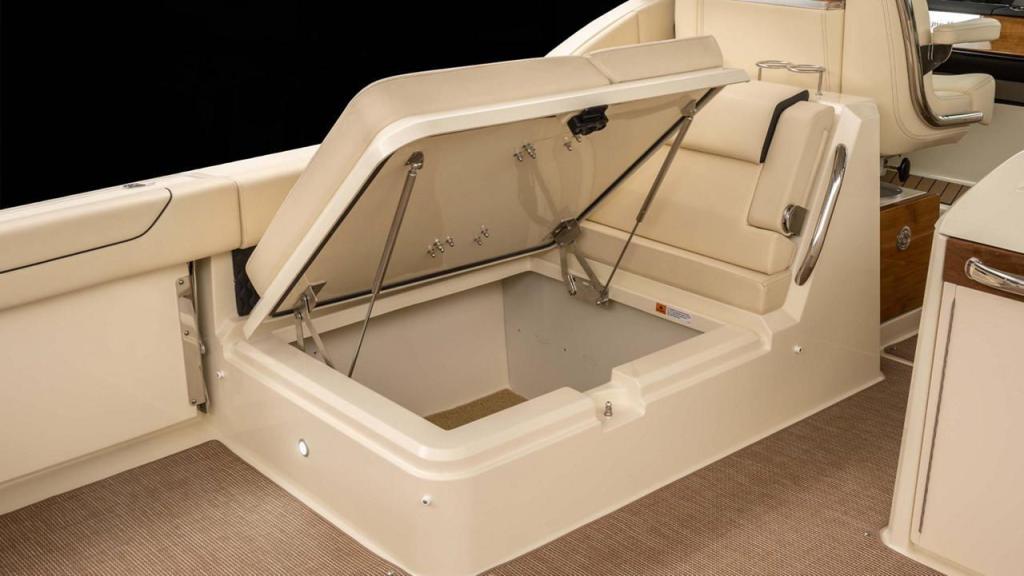 Chris Craft Calypso 32