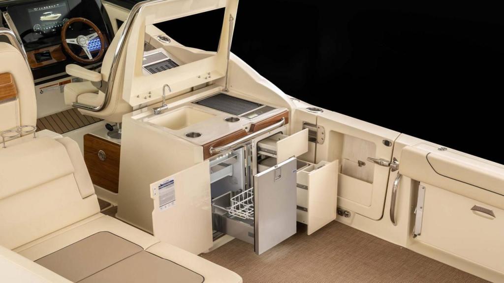 Chris Craft Calypso 32