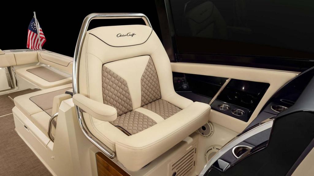 Chris Craft Calypso 32