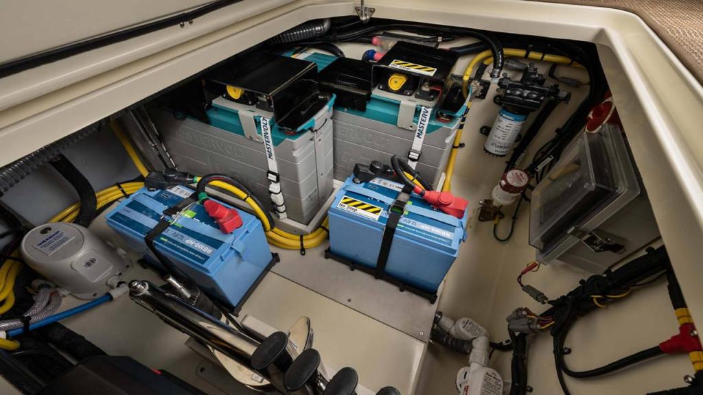 Chris Craft Calypso 32