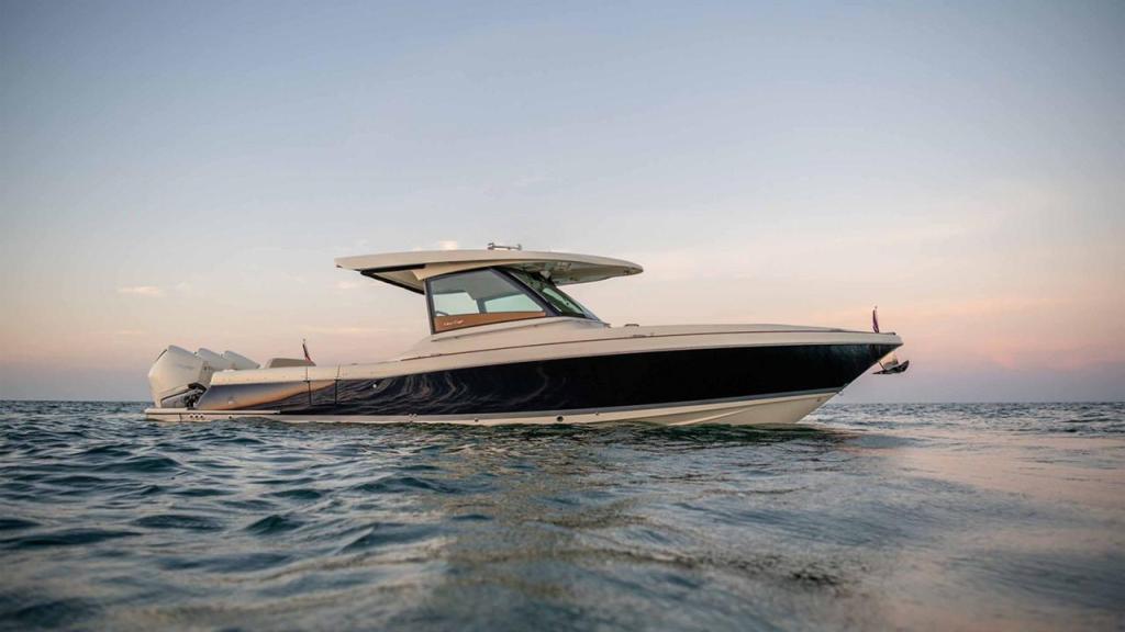 Chris Craft Calypso 35