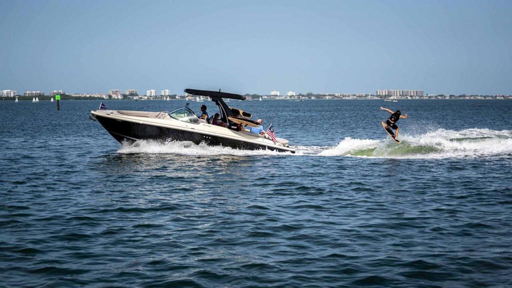 Chris Craft Launch 28 GT