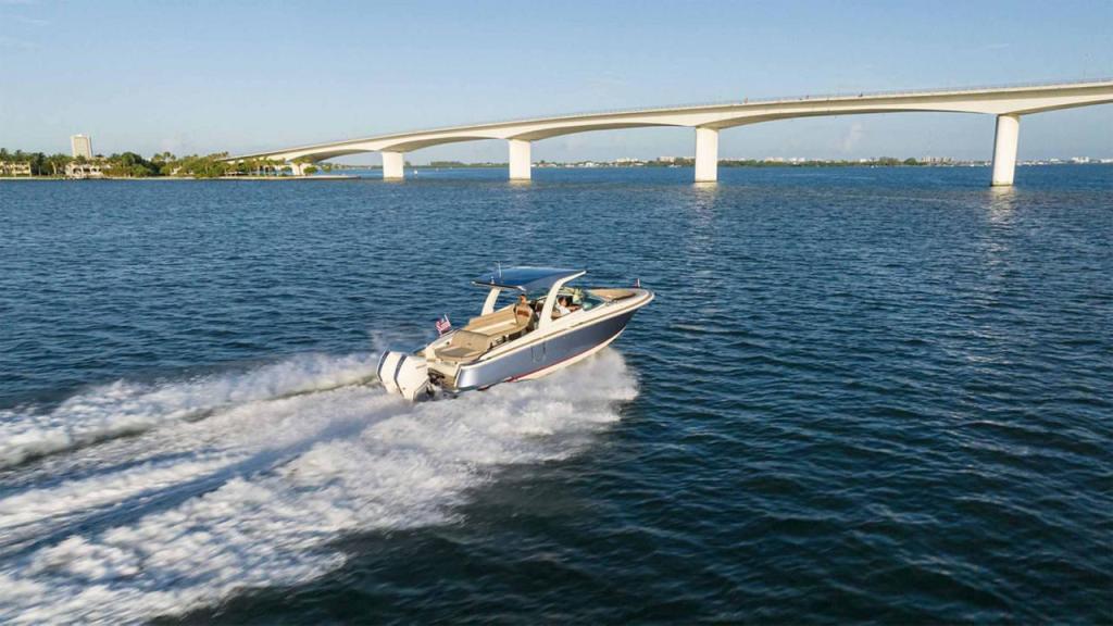 Chris Craft Launch 31 GT