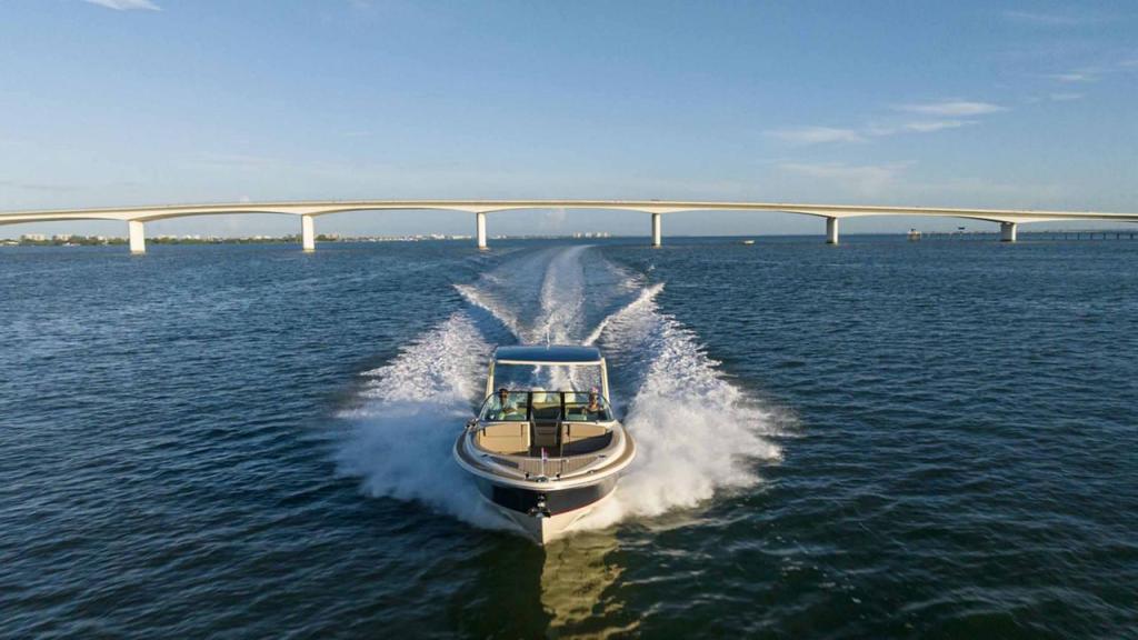 Chris Craft Launch 31 GT