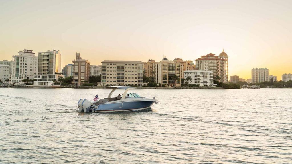 Chris Craft Launch 31 GT