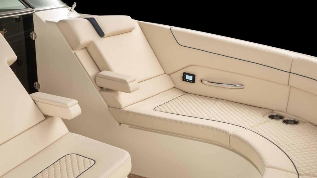 Chris Craft Launch 35 GT