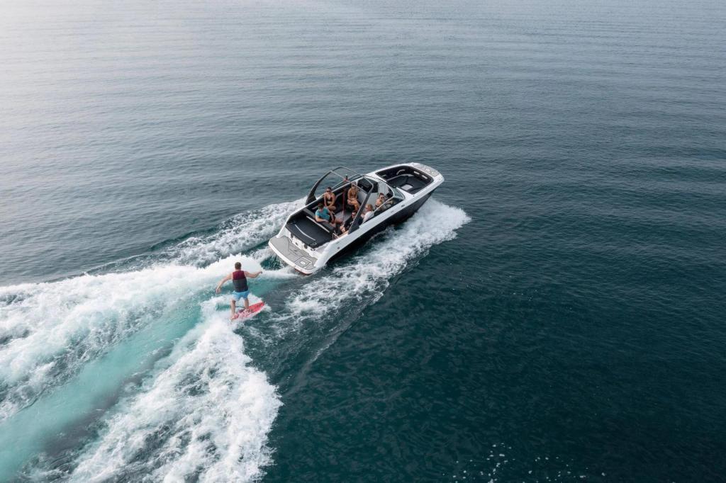 Four Winns HD5 Surf