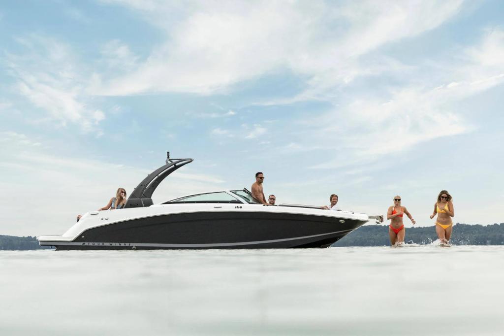 Four Winns HD8 Surf
