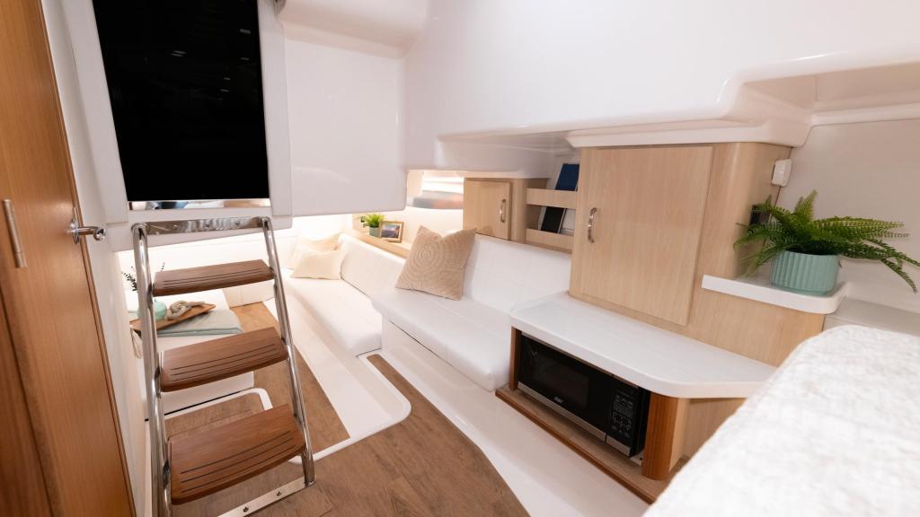 Regal 36 Grande Coupe