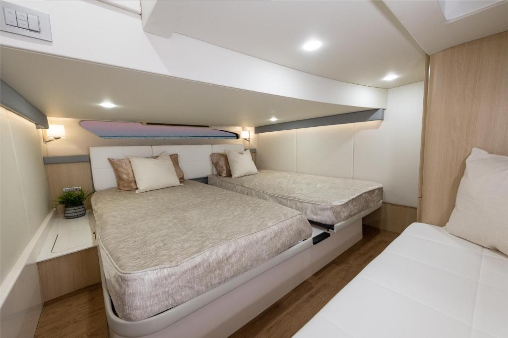 Regal 42 Grande Coupe