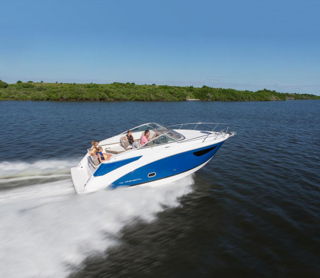 Regal 26 Express Cruiser