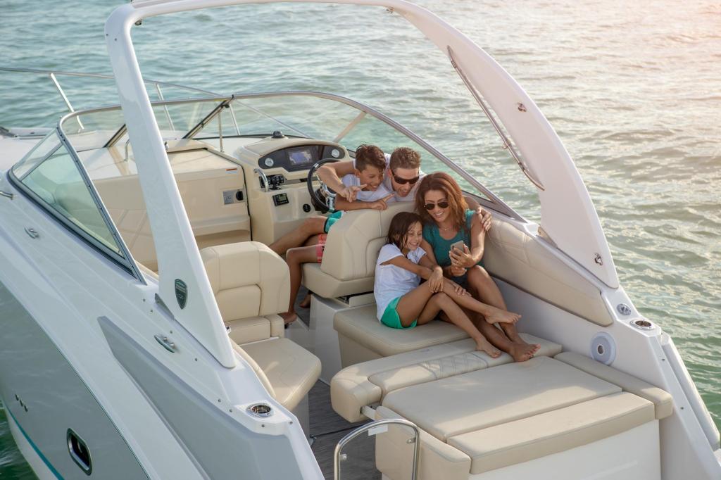 Regal 26 Express Cruiser