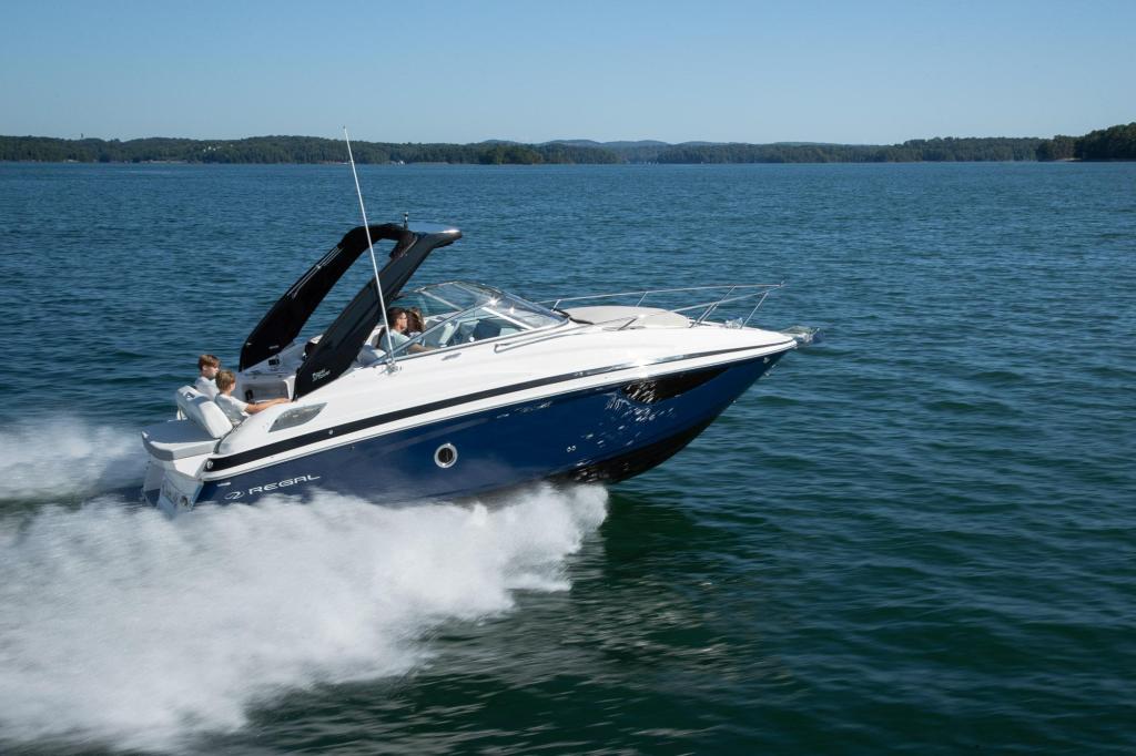 Regal 28 Express Cruiser