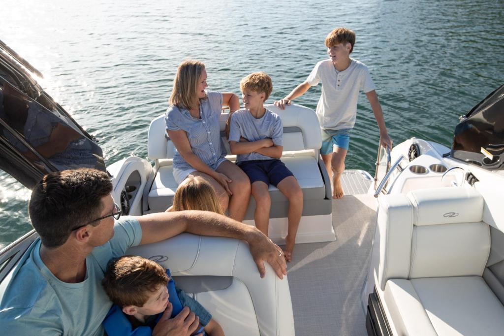 Regal 28 Express Cruiser