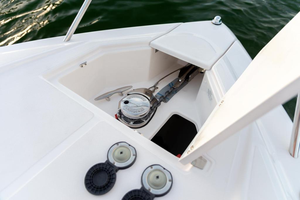 Regal 33 Express Cruiser