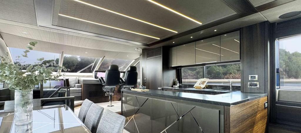 Sunseeker 76 Yacht
