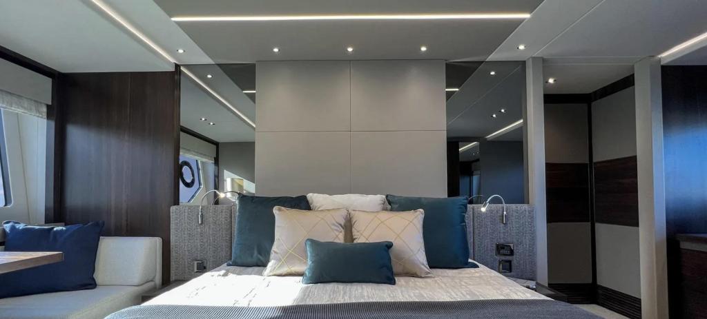 Sunseeker 76 Yacht