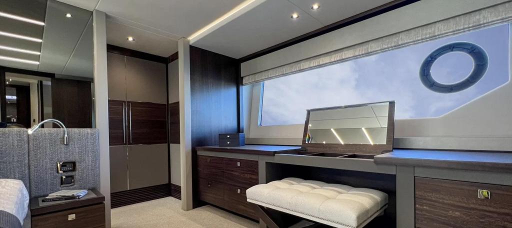 Sunseeker 76 Yacht