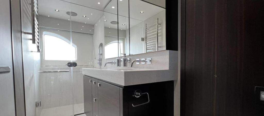Sunseeker 76 Yacht