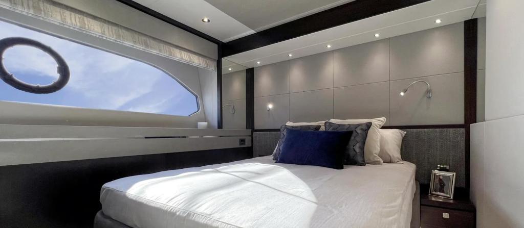 Sunseeker 76 Yacht