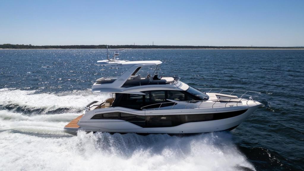 Galeon 500 Fly