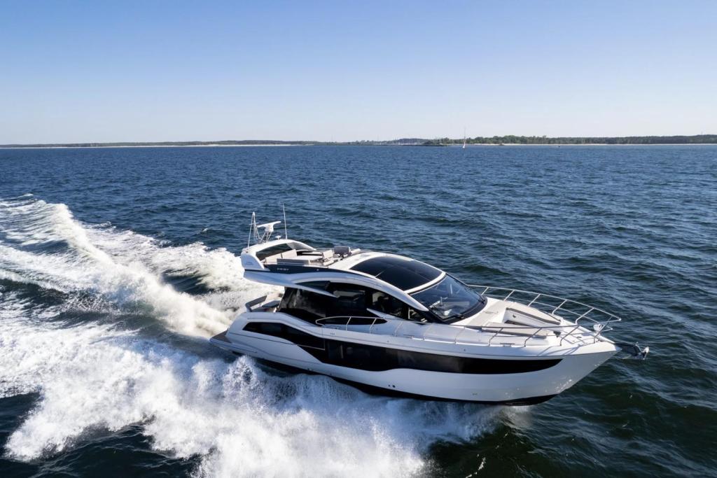 Galeon 510 Skydeck