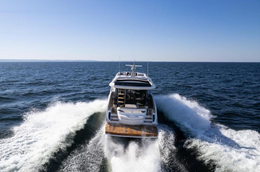 Galeon 510 Skydeck