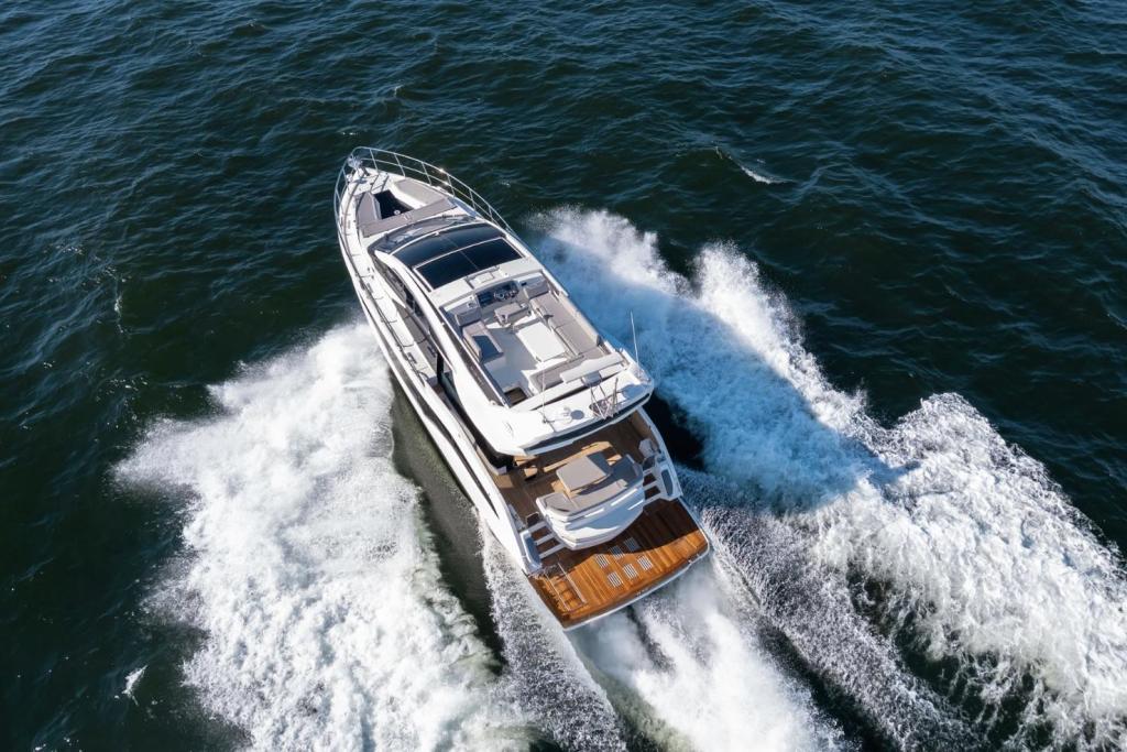 Galeon 510 Skydeck