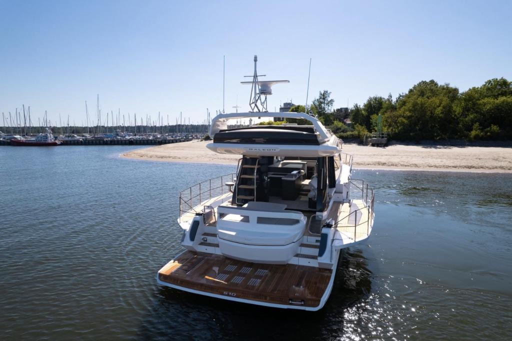 Galeon 510 Skydeck