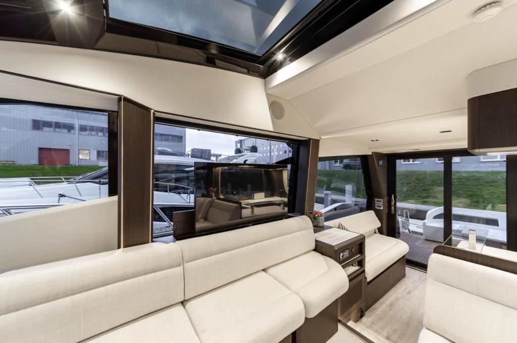 Galeon 510 Skydeck
