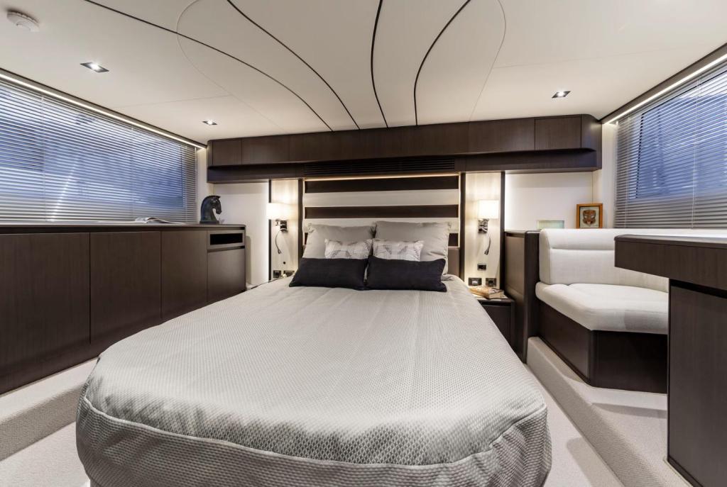 Galeon 510 Skydeck