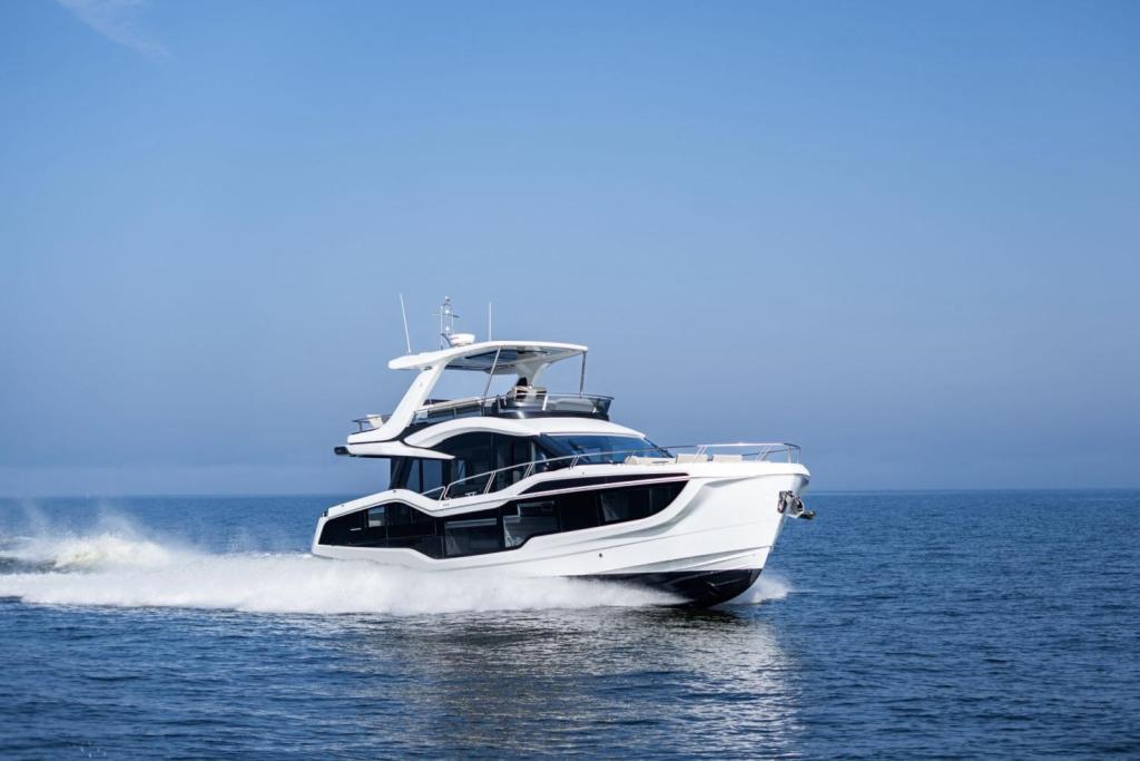 Galeon 560 Fly