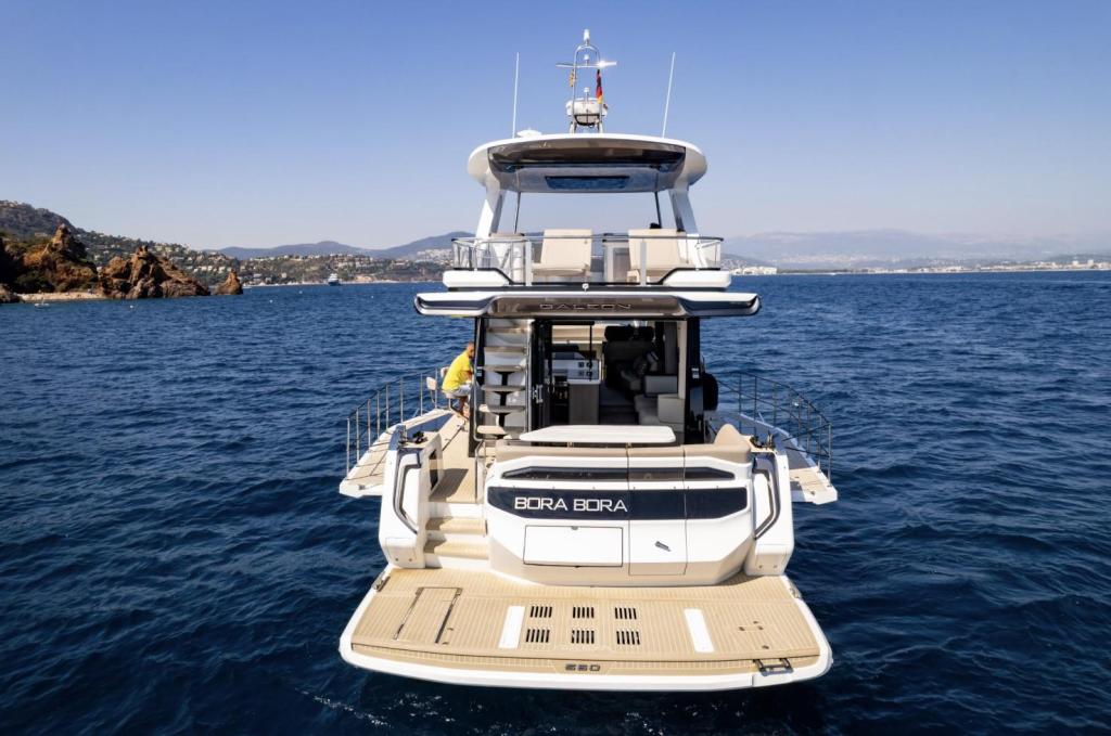 Galeon 560 Fly