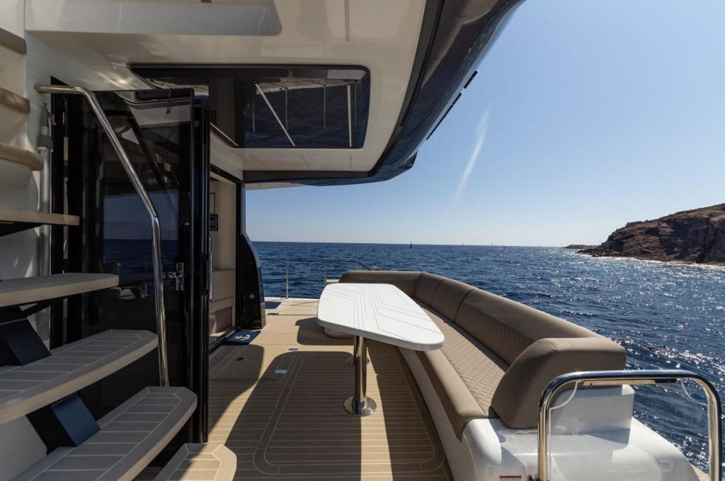 Galeon 560 Fly