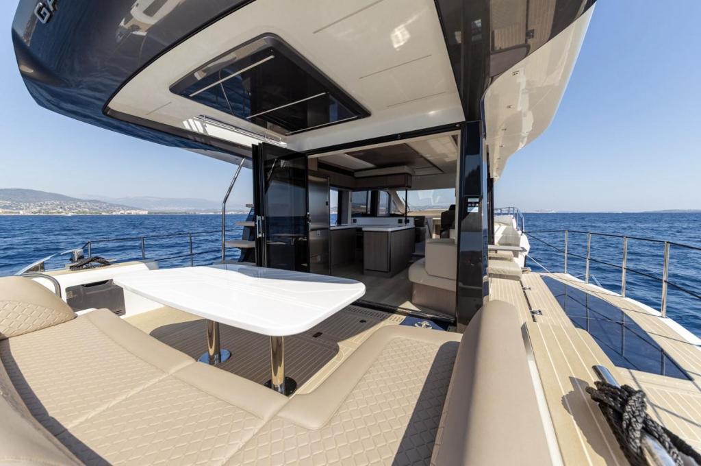 Galeon 560 Fly