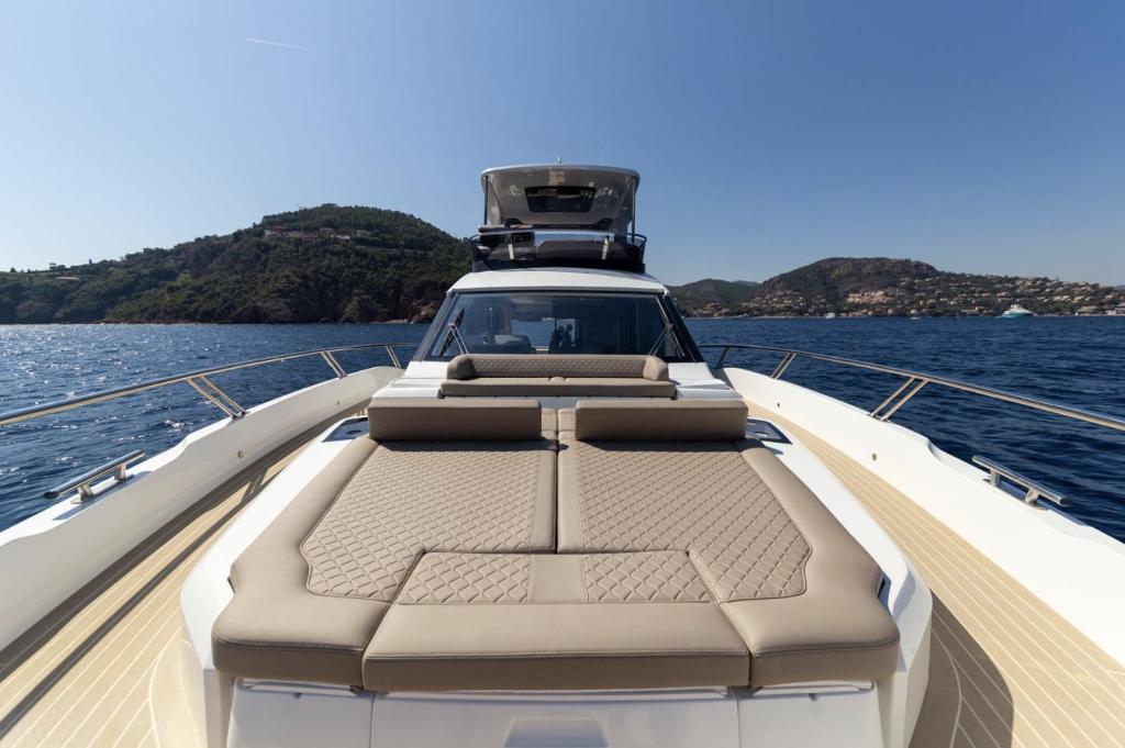 Galeon 560 Fly
