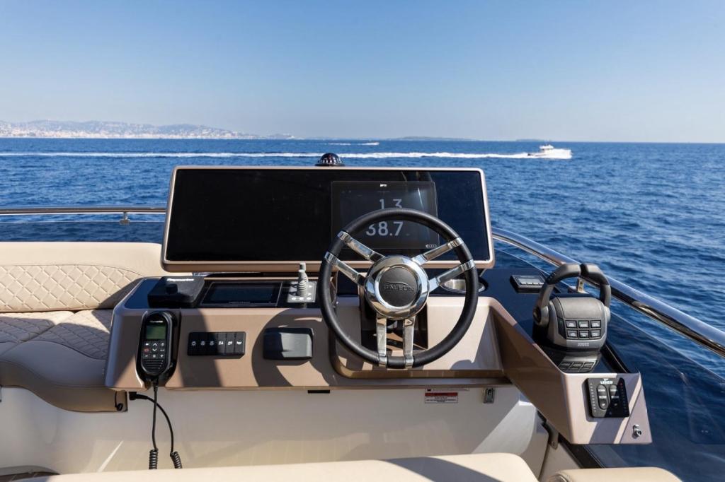 Galeon 560 Fly
