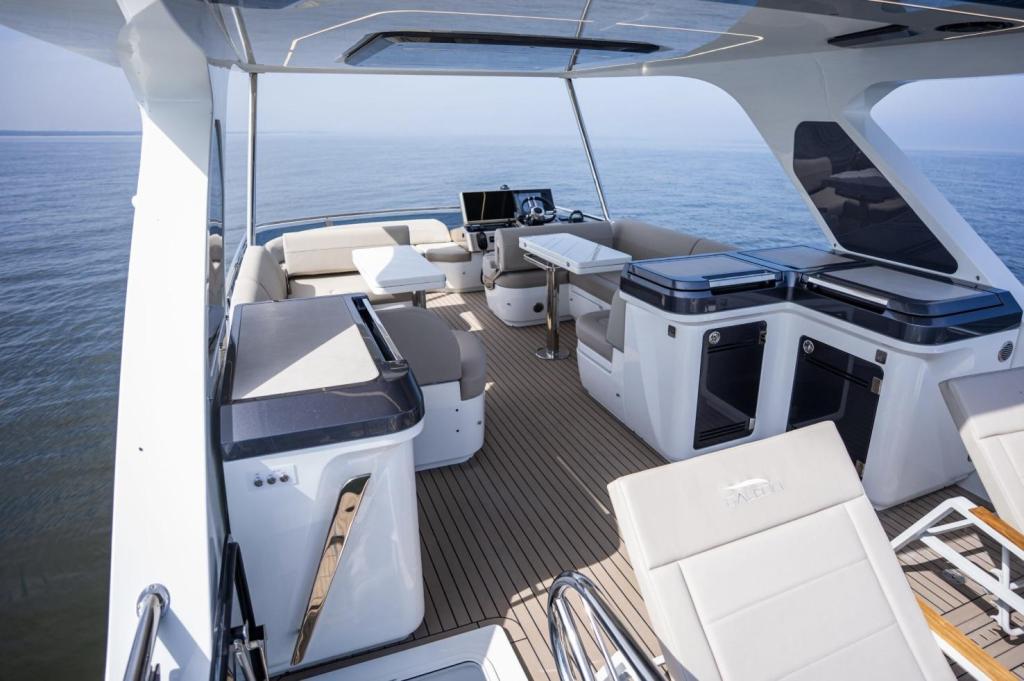 Galeon 560 Fly