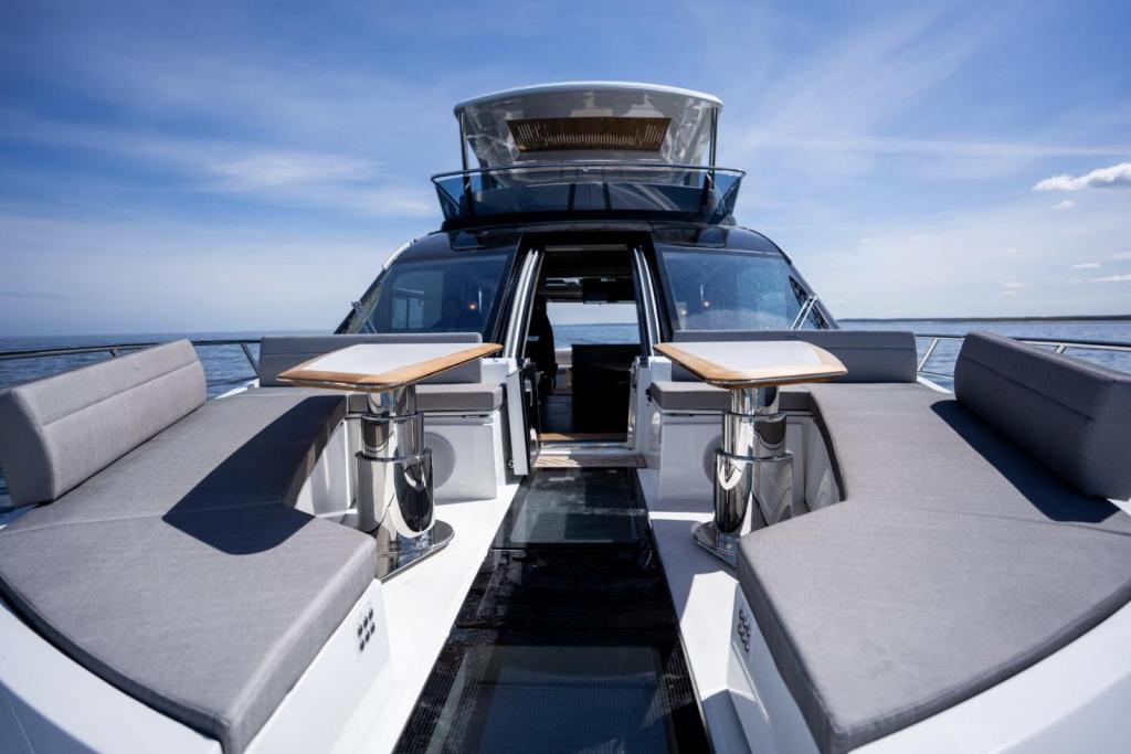 Galeon 640 Fly