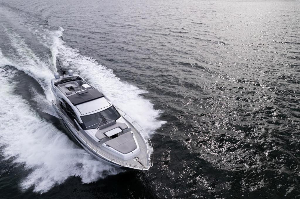 Galeon 700 Skydeck