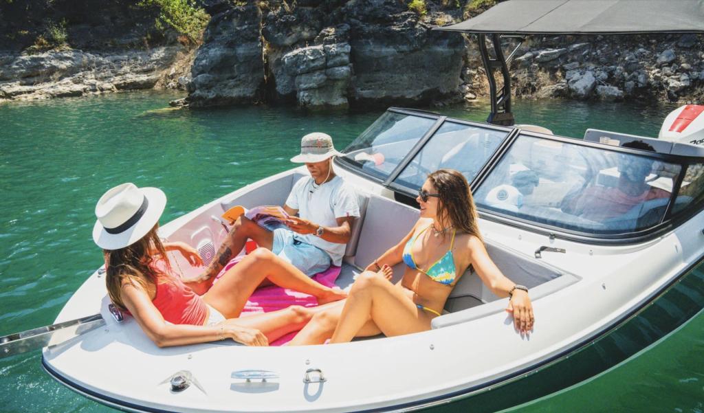 Bayliner V20