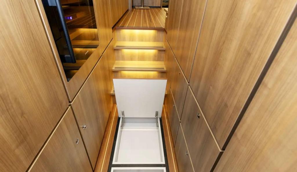 Linssen Grand Sturdy 500 AC Variotop