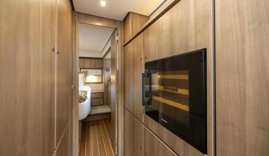 Linssen Grand Sturdy 550 AC Variotop