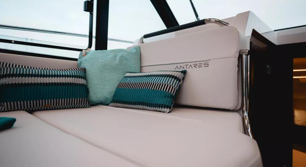 Beneteau Antares 9