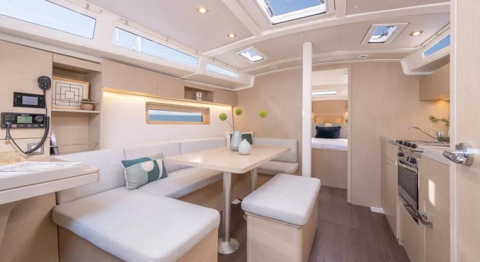 Beneteau Oceanis 37.1