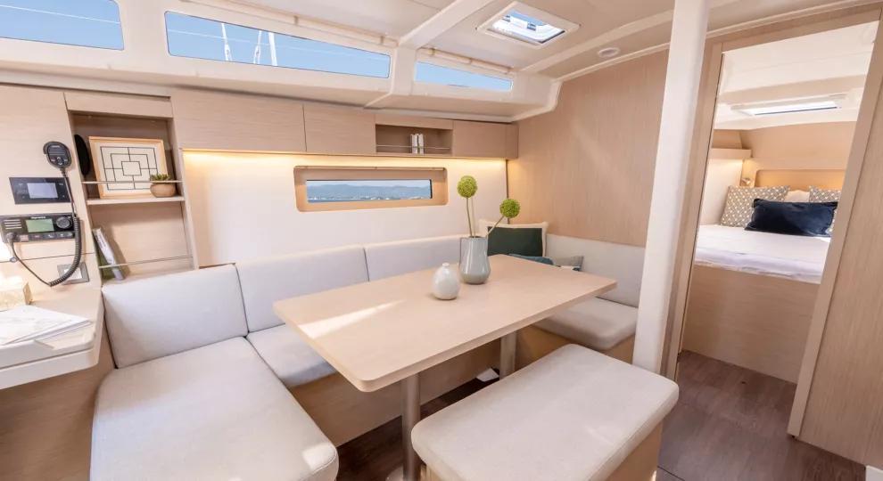 Beneteau Oceanis 37.1