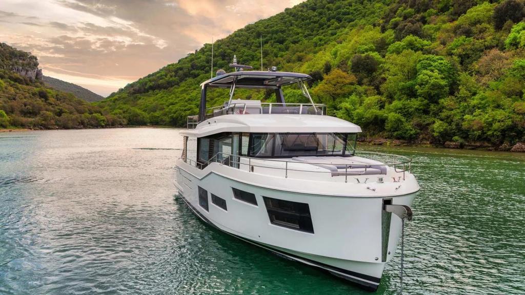 Beneteau Grand Trawler 63