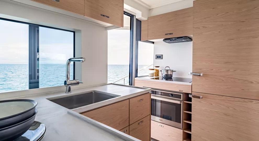 Beneteau Grand Trawler 63