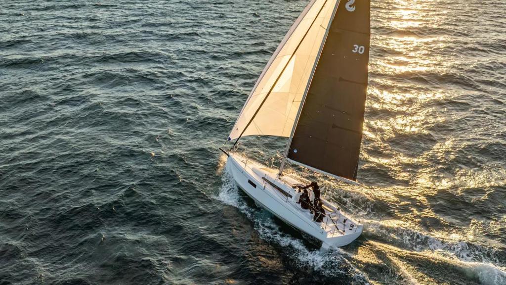 Beneteau First 30